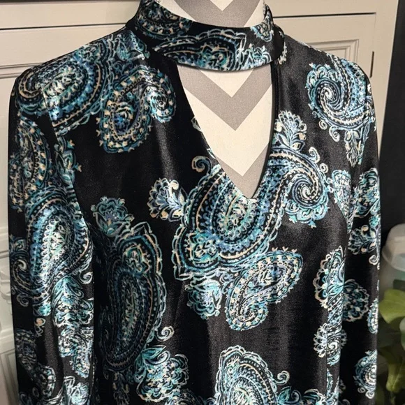 Sandra Darren Black and Blue Paisley Velvet Dress Size 8 - Picture 2 of 10
